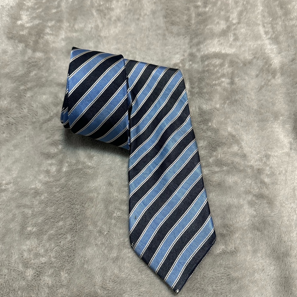 Hand made men tie